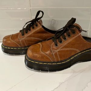 VINTAGE Women’s Dr. Martens 1A06 Lace Up Clogs *US Size 8* UK Size 6